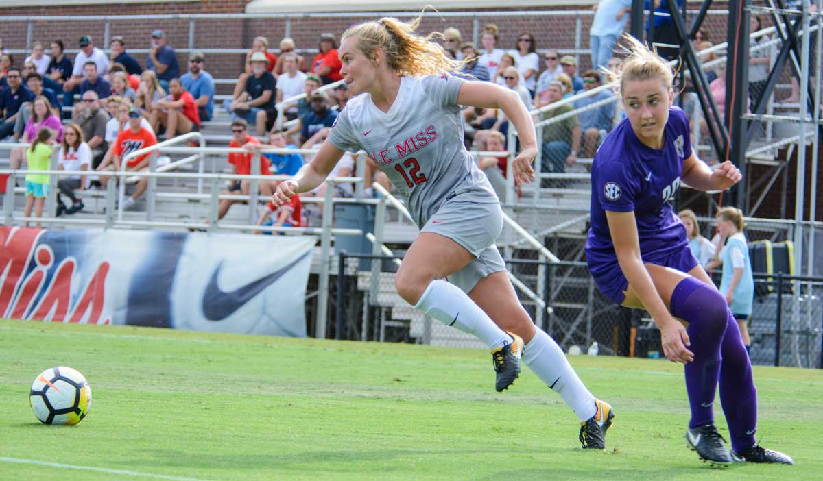 CeCe Kizer leads Ole Miss to 4-1 victory over LSU