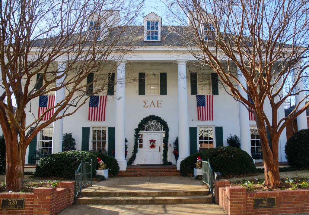 Breaking Sigma Alpha Epsilon Closes Ole Miss Chapter The Daily Mississippian