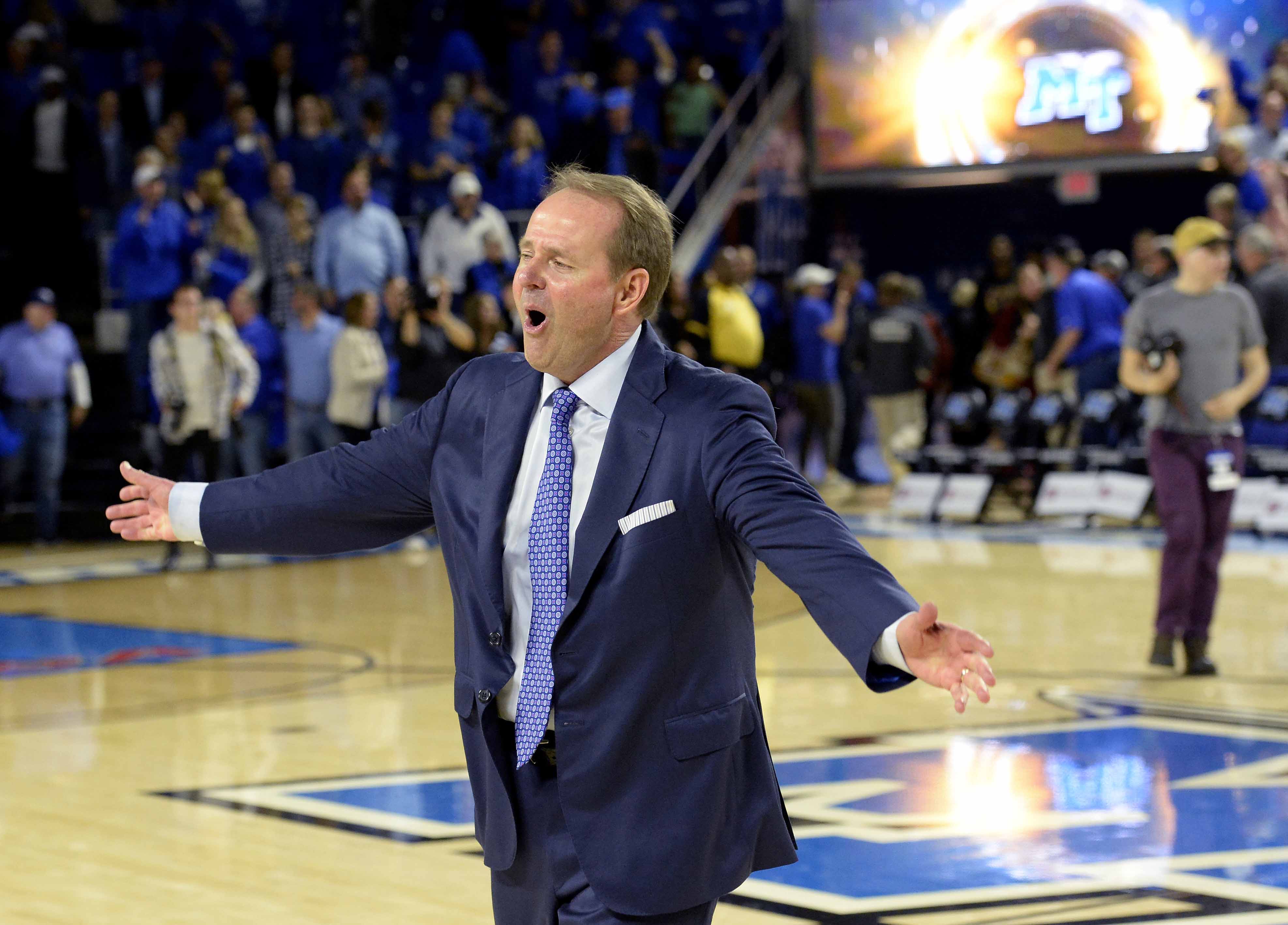 Column: Kermit Davis can lead Ole Miss basketball to new heights
