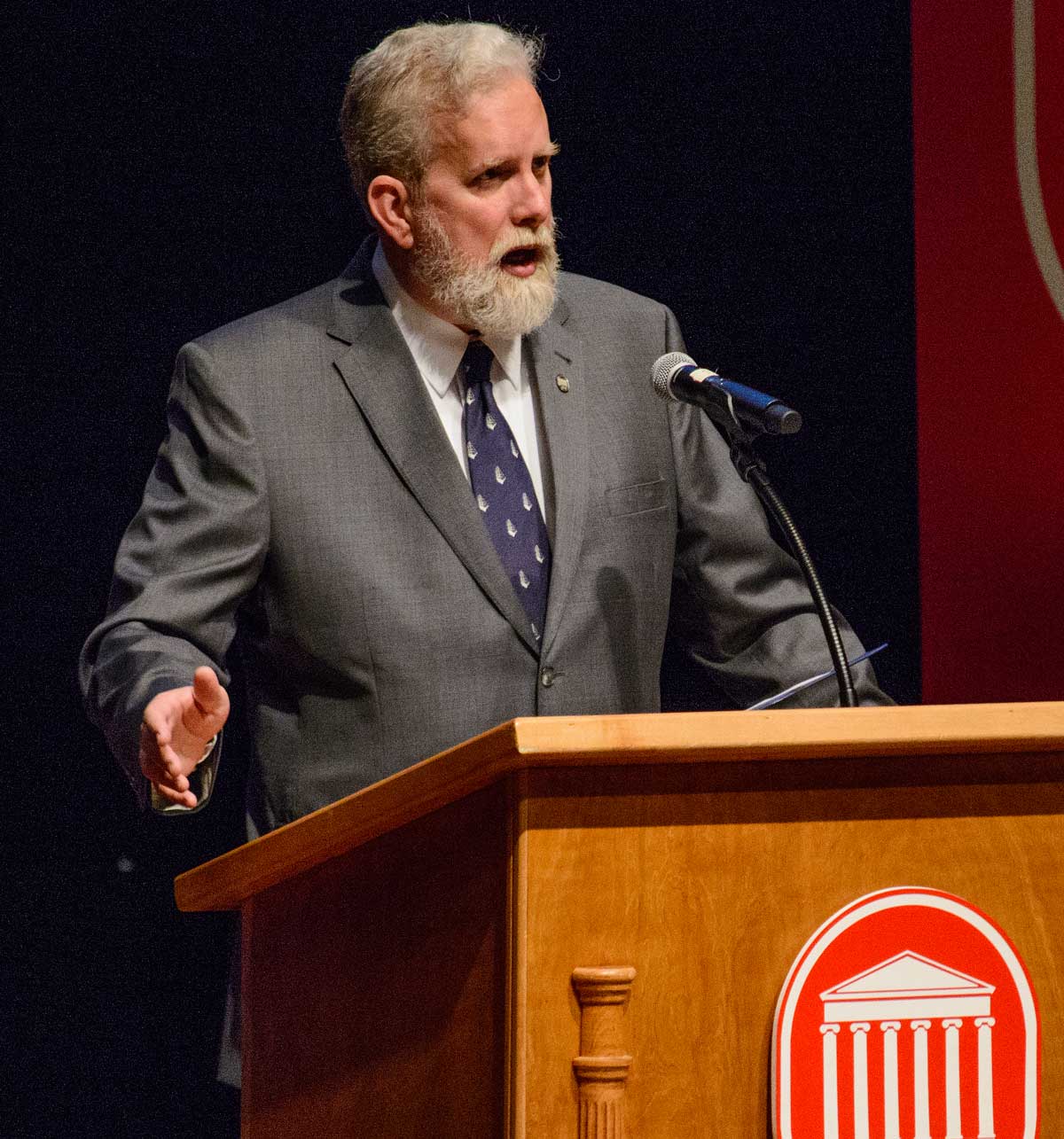 Contextualization committee unveils six new plaques on campus today