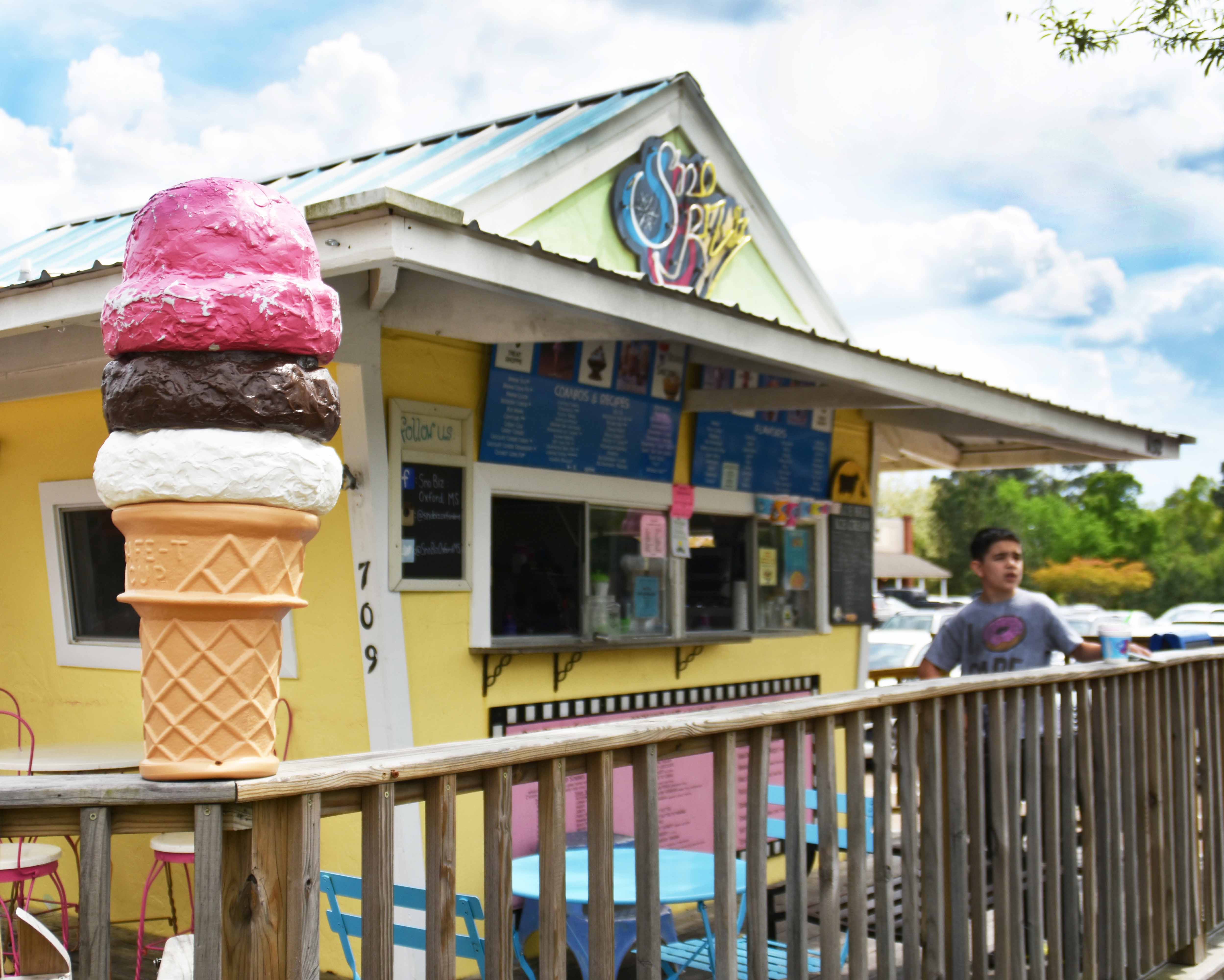 Longtime vendors satisfy Double Decker visitors’ hunger