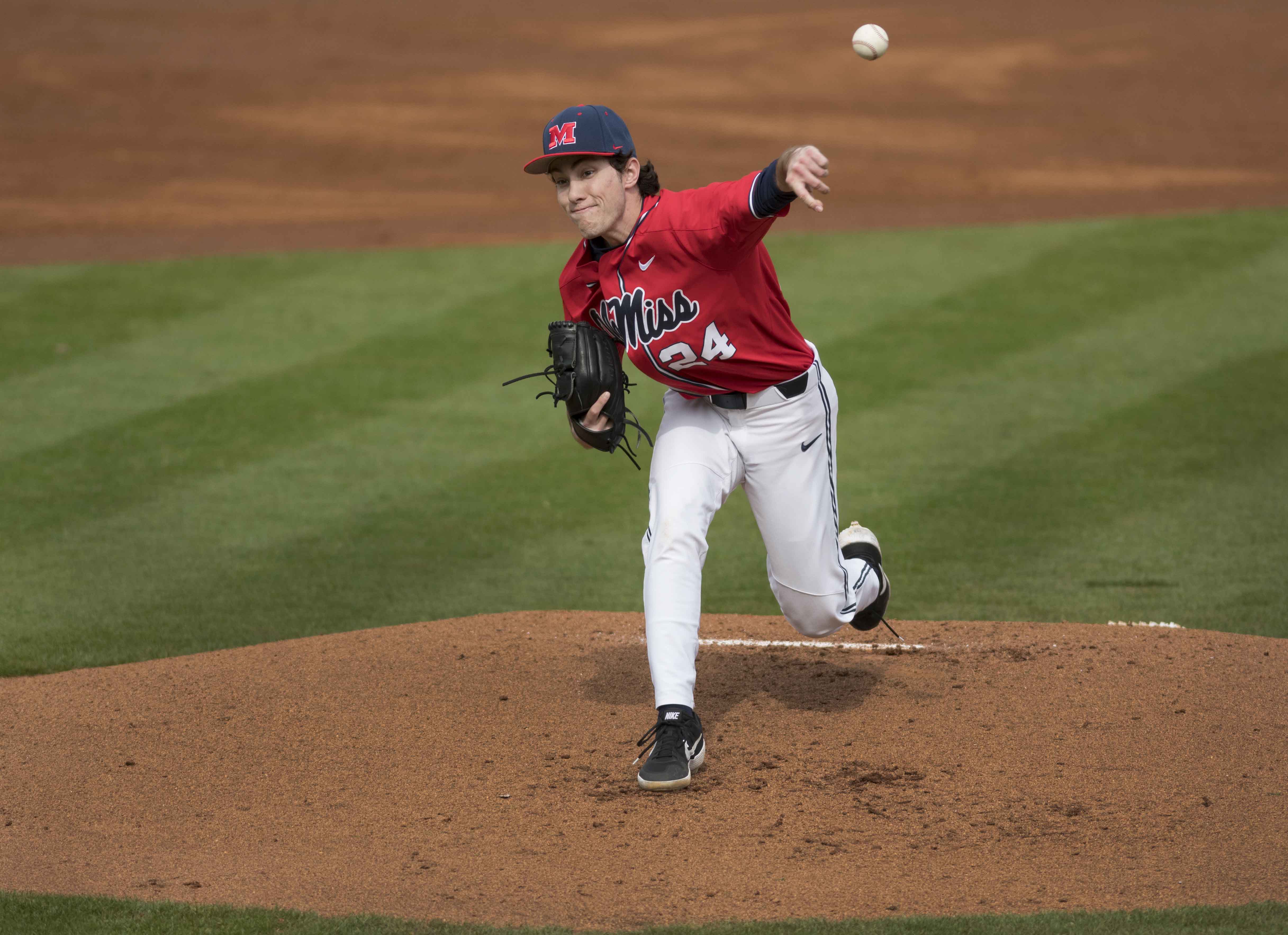 Bases loaded: Offense steps up to down Razorbacks