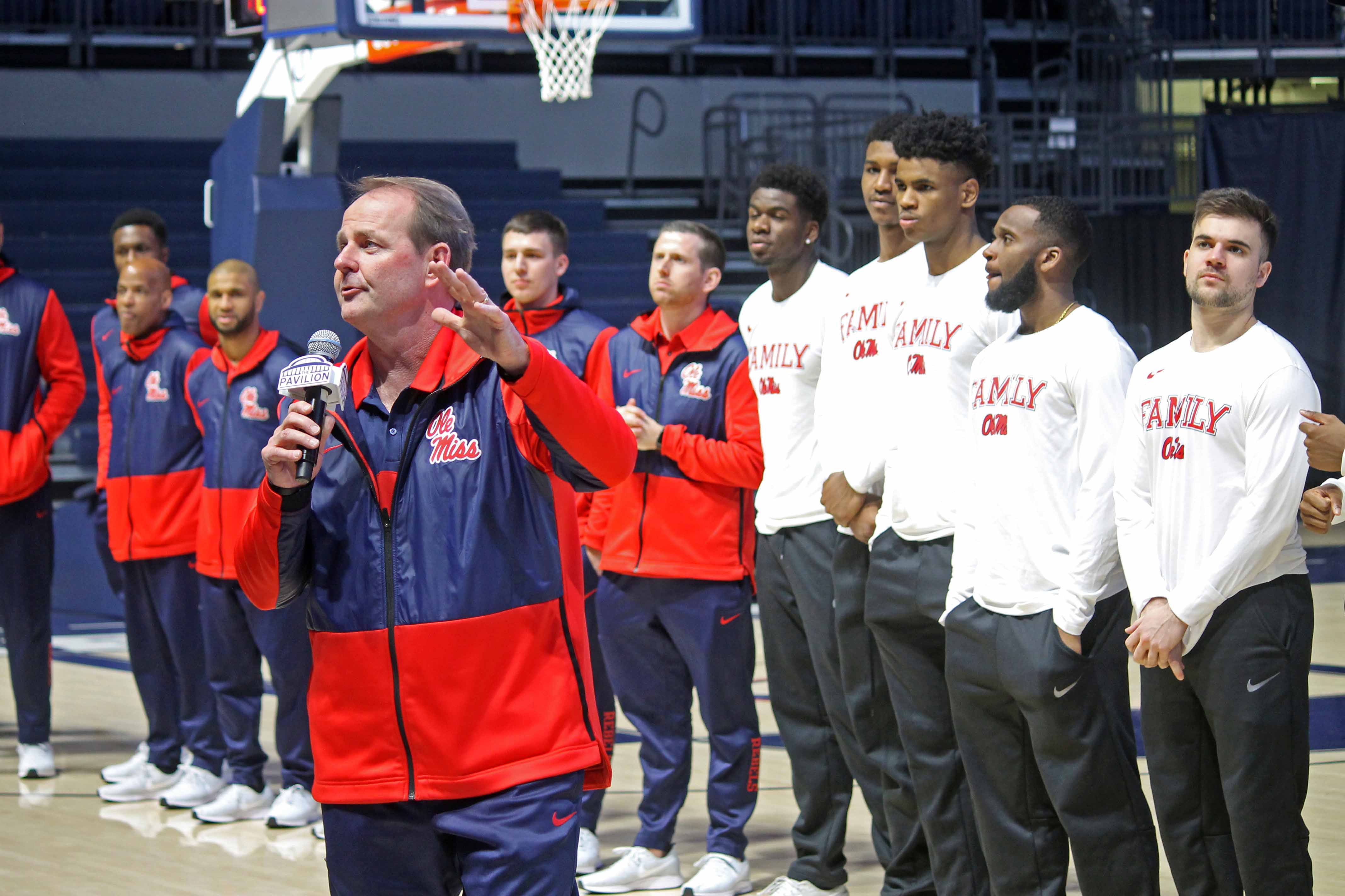 Kermit Davis follows new path for return to the Big Dance