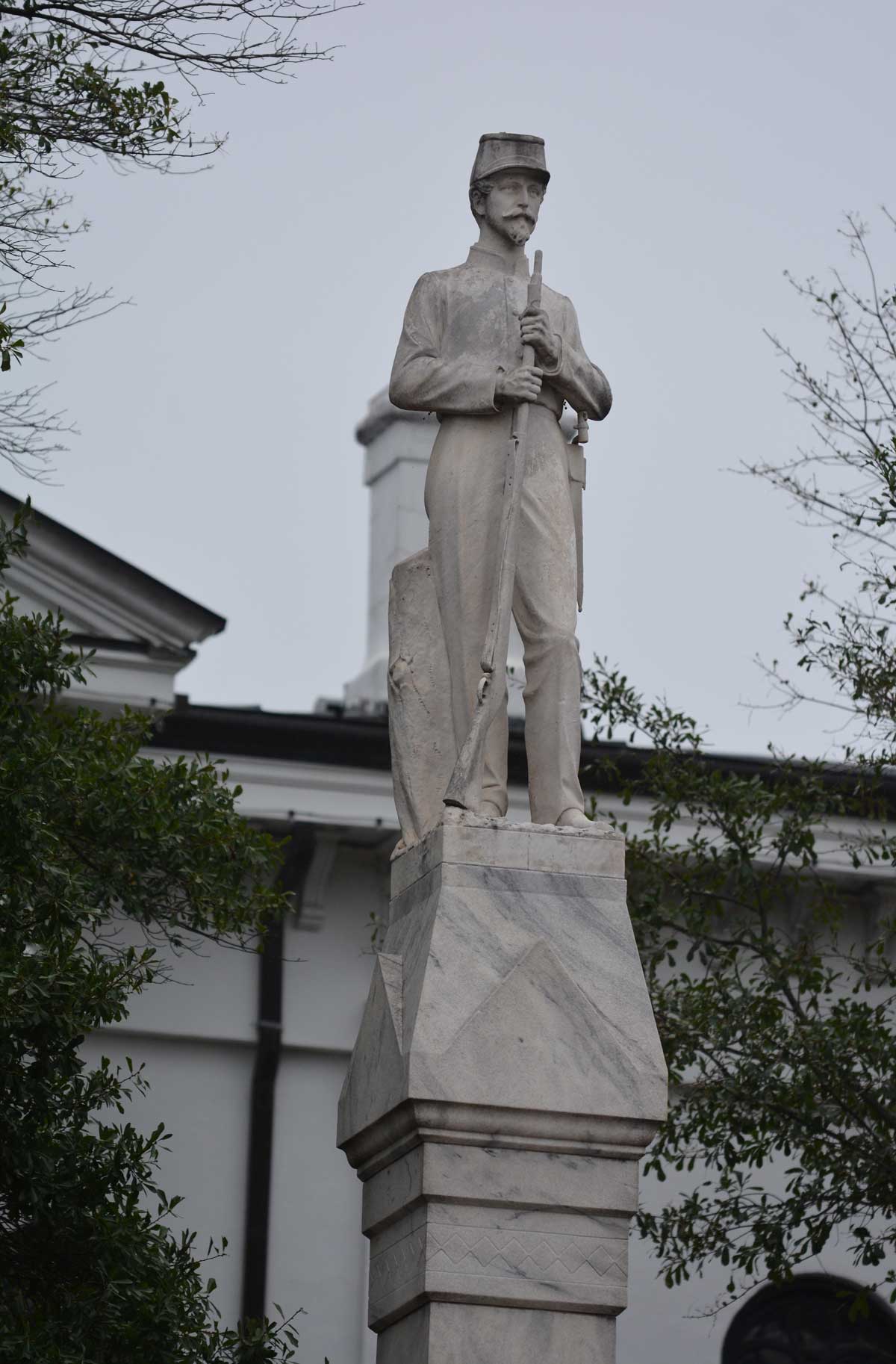Local demands Confederate statue on the Square be relocated amid campus statue debate