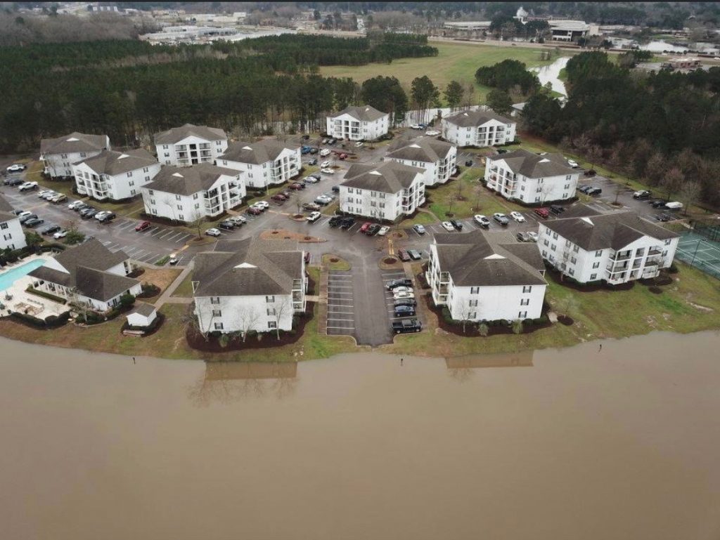 Students and alumni evacuate their homes as the Pearl River swells in  Jackson - The Daily Mississippian