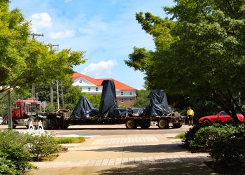 Confederate monument leaves the center of campus