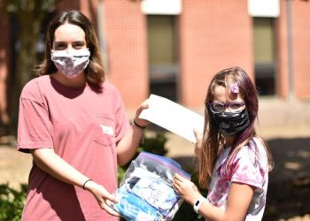 Masks for meals: local girl starts business for charity