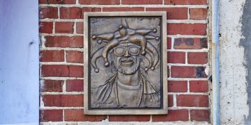 Arts council unveils statue of Ron ‘Ronzo’ Shapiro