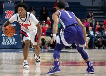 Stand-out point guard Daeshun Ruffin suffers season-ending injury