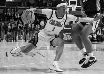 Men’s basketball falls to Florida in overtime heartbreaker