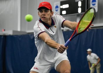 Men’s tennis gets back in the win column with two sweeps over North Alabama