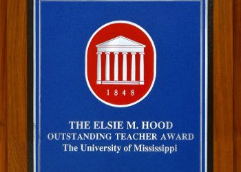 Students encouraged to nominate faculty for prestigious university award