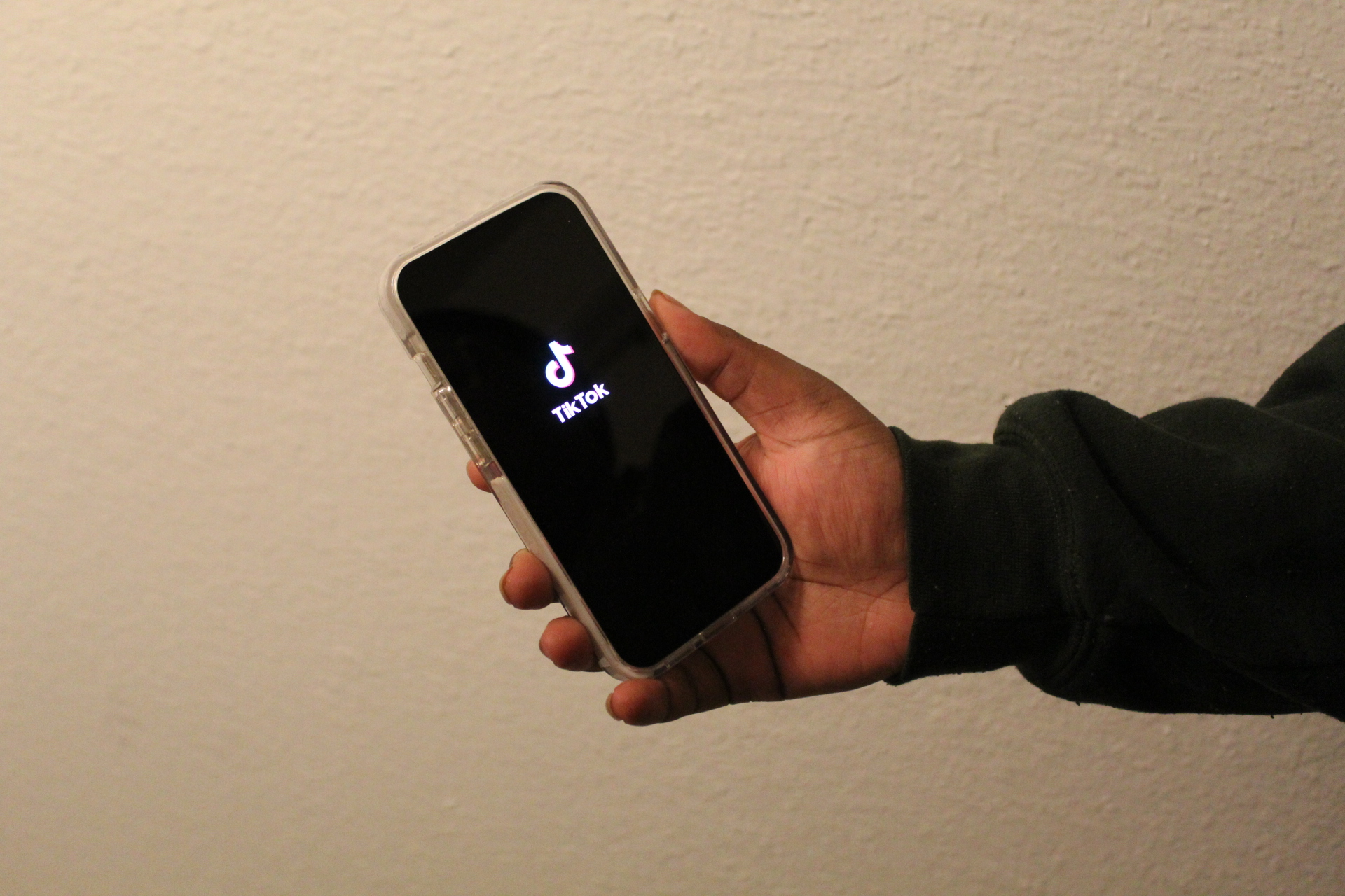 TikTok offers unprecedented window into war - The Daily Mississippian - Vimarsana News