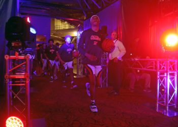 Men’s basketball comes up short on senior night