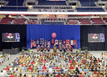 John Green provides words of wisdom at 2022 Ole Miss Convocation