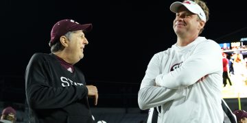 “I can’t imagine college football without him”: Football world mourns death of Mississippi State head coach Mike Leach