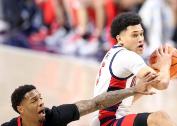 Ole Miss men’s basketball grabs first conference win against South Carolina