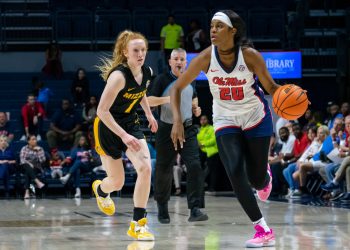 Women’s basketball gets back-to-back 10 conference wins against Missouri