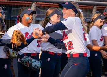 Softball’s big fifth inning helps secure 6-0 victory over Memphis