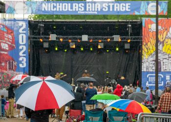 Rain or shine: Double Decker sprouts successful turnout