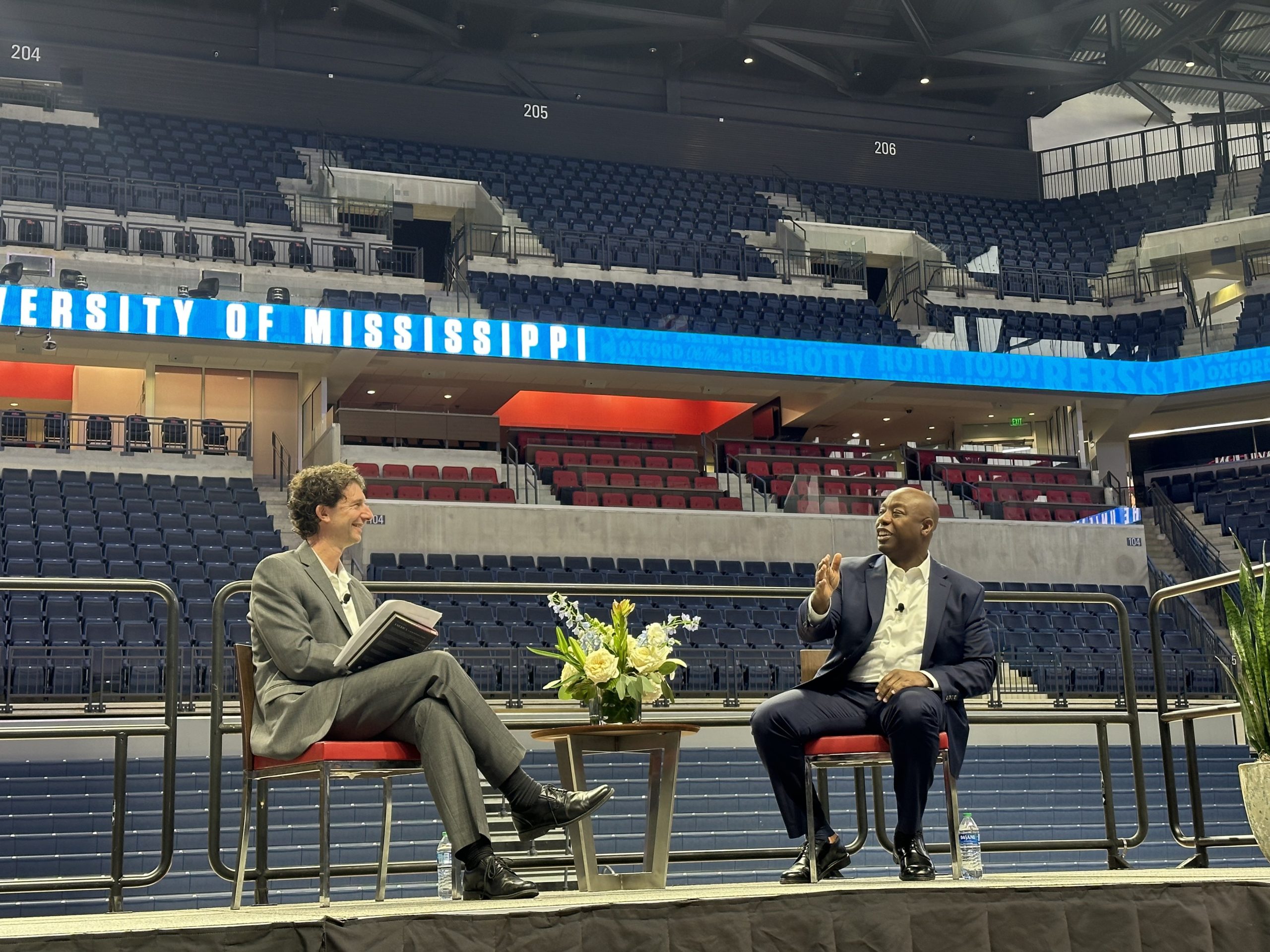 Sen. Tim Scott promotes presidential campaign, conservative values at UM - Vimarsana News