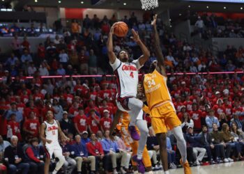 Jaemyn Brakefield leads Ole Miss to 78-76 upset over No. 4 Tennessee