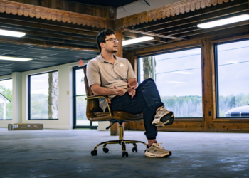 UM alum refurbishes Cedar Bucket as furniture consignment business