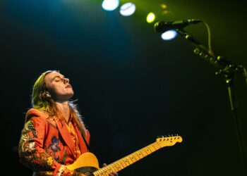 Julien Baker & TORRES ‘send a prayer’ to Oxford