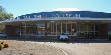 Throwback game will be Tad Smith Coliseum’s last hurrah