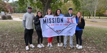 Mental health organization remembers suicide victims with Lamar Park walk