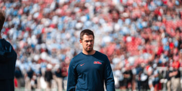 Charlie Weis Jr. to coach Rebels in playoffs