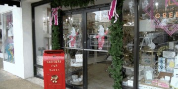 Holly jolly, Hotty Toddy: how Oxford businesses prepare for Christmas