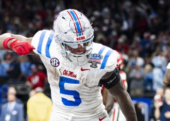 Running back Kewan Lacy re-signs with Ole Miss