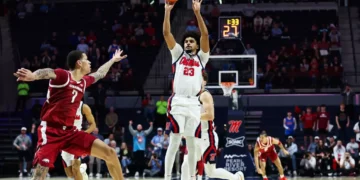 Ole Miss Men’s Basketball falls to 0-2 in conference play with loss to Arkansas