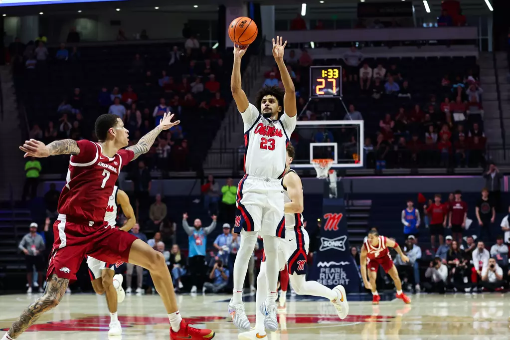 Ole Miss Men’s Basketball falls to 0-2 in conference play with loss to Arkansas