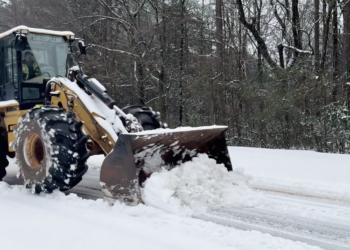 Oxford shovels plan for winter weather