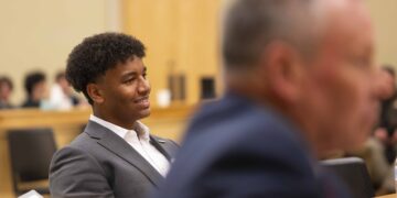 Chambliss stays, students celebrate