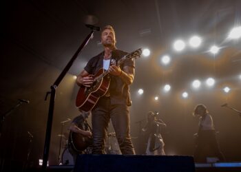 Brett Young up to bat as UM Commencement speaker