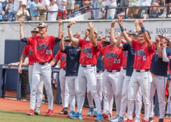 Column: ESPN’s lackluster college baseball coverage undermines the sport’s potential 