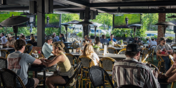 Restaurants fill up for graduation week