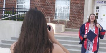 Ole Miss seniors end their story with a smile