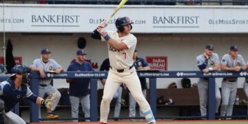 Rebels mash Murray State in midweek matchup