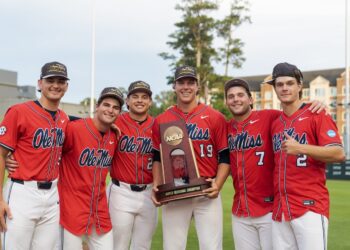 Similarities and differences between the 2022 and 2026 Rebel College World Series teams