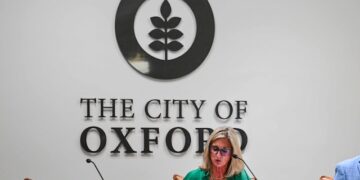 Amid criticism, game day parking rates in downtown Oxford remain unchanged