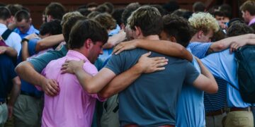 ‘They’re all scared’: Grief and unanswered questions surround deaths of two University of Mississippi students