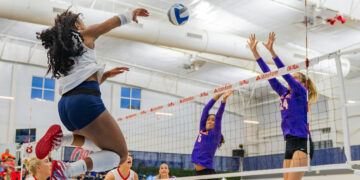 Ole Miss Volleyball comes back in the fifth set, defeats Clemson 3-2