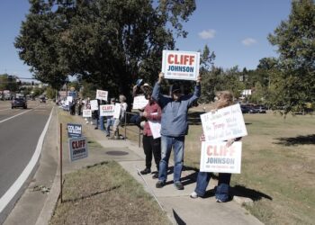 Lafayette Democrats host No Kings visibility event, highlight midterm voting